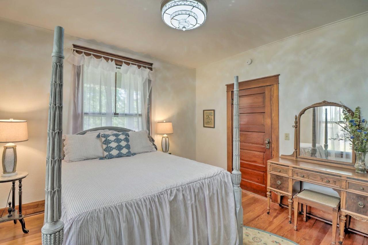 Historic Mountain Home Haven With Large Yard! Экстерьер фото